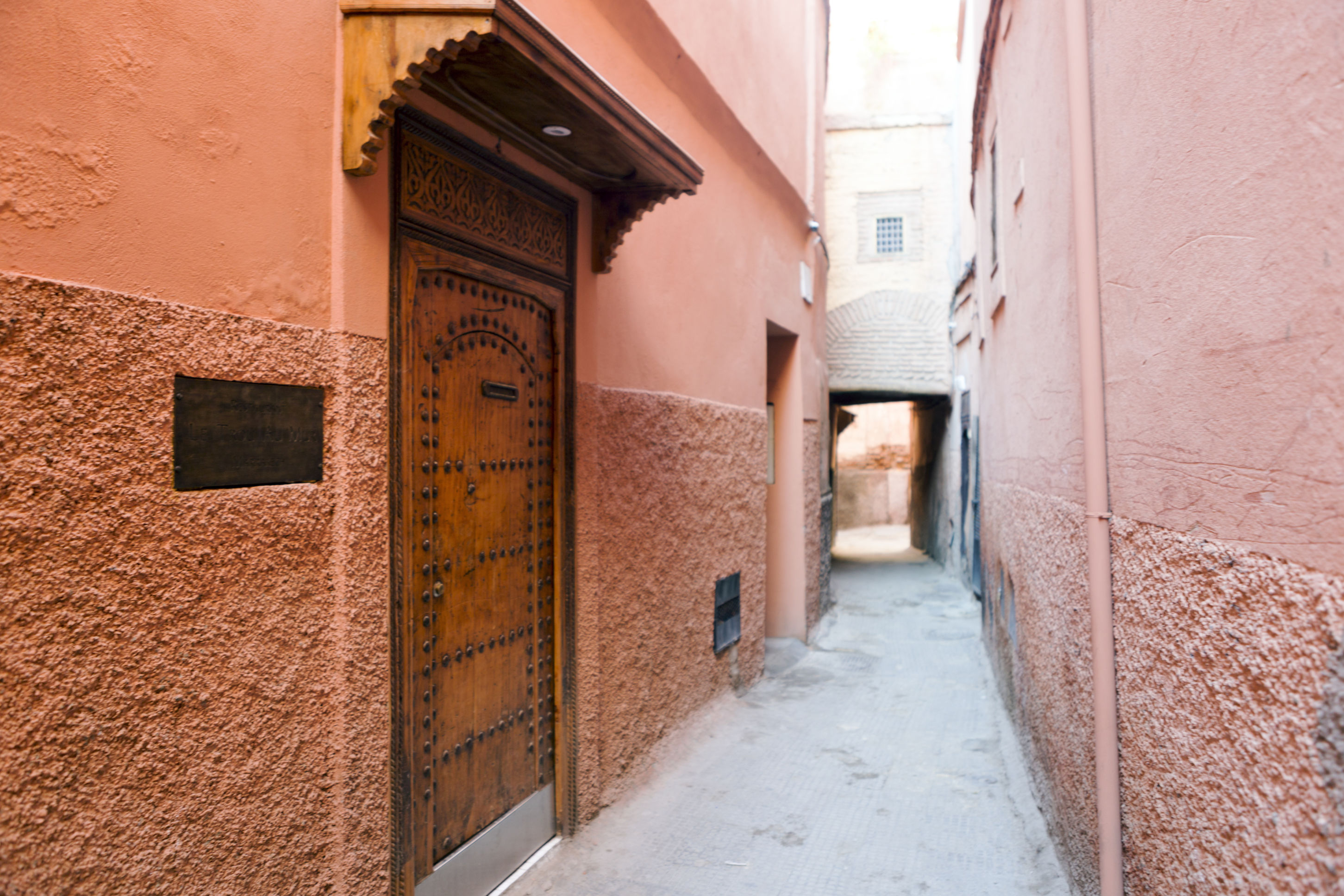 Le Trou Au Mur